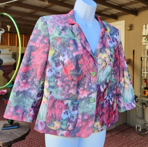 Peter Nygard Jacket with 3/4 length sleeves, size 10, Mid Hip Length - Picture 2 of 6